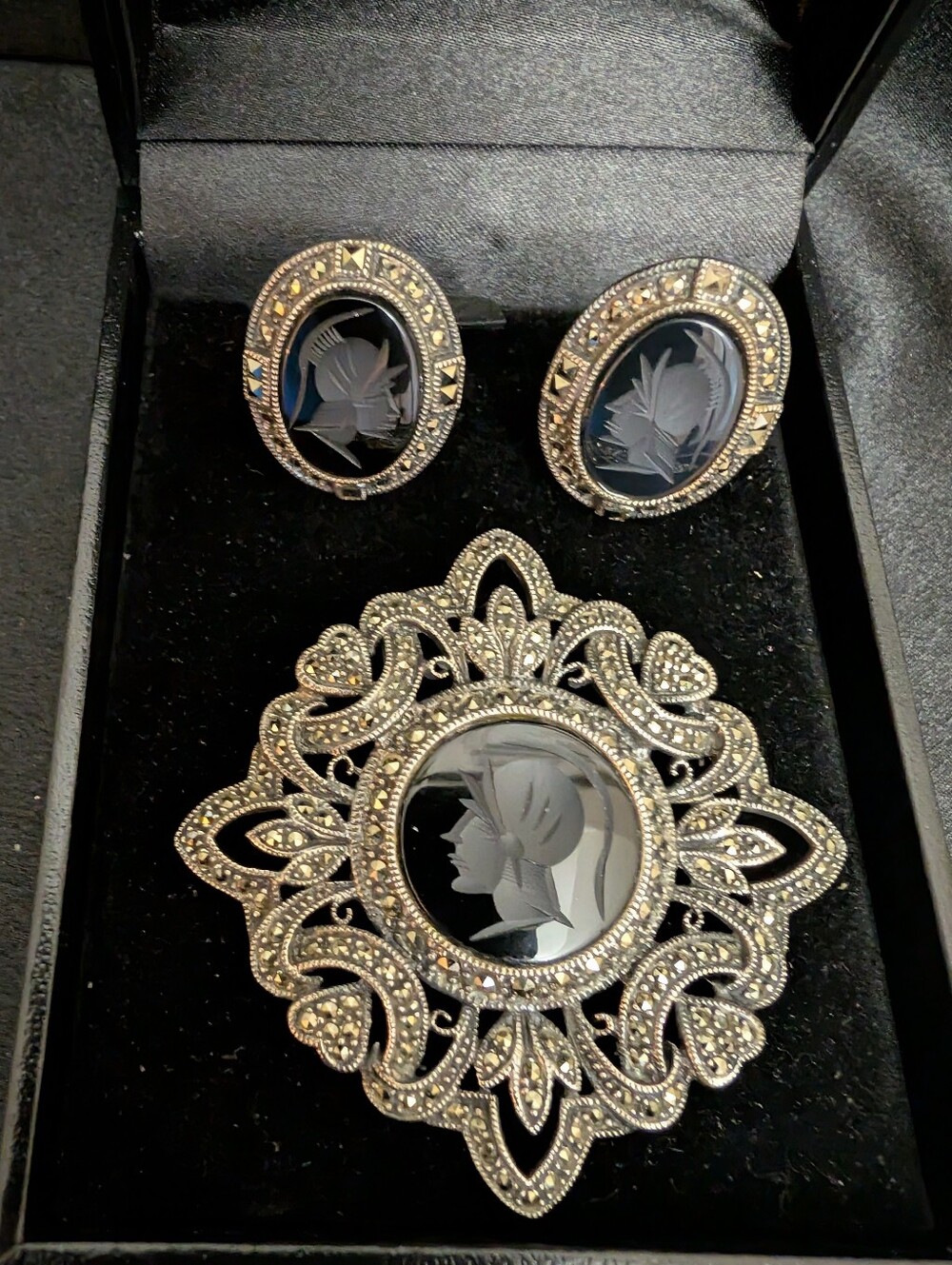 #15. Vintage Sterling Judith Jack Marcasite & Black Intaglio Cameo Brooch & Earr - Picture 2 of 4
